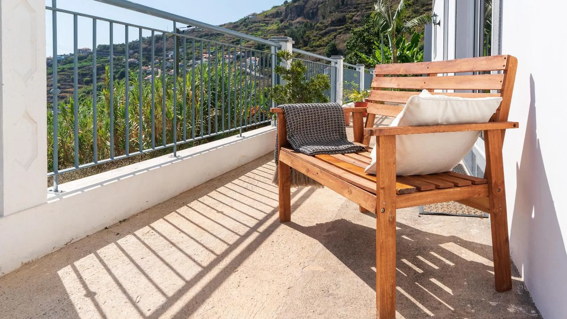 Casa Branca, In The Heart Of Arco Da Calheta Lägenhet